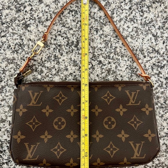 Louis Vuitton Pochette - Monogram - Picture 12 of 12
